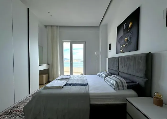 Seafront Oasis Luxury Apartment, With Sae View
