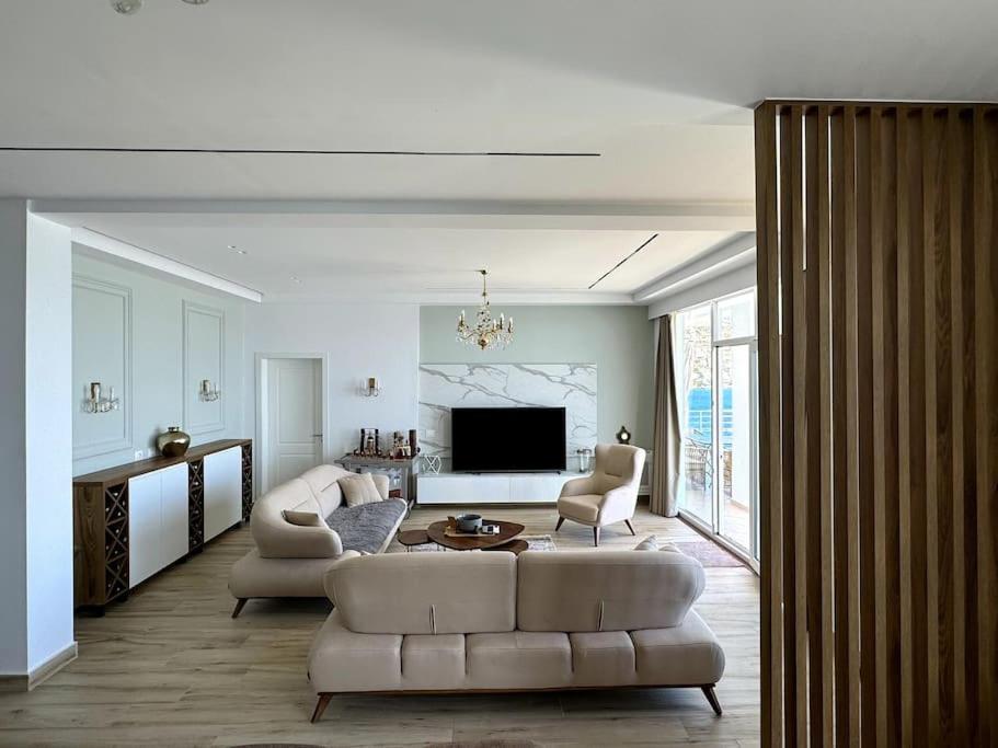 Seafront Oasis Luxury Apartment, With Sae View * Saranda