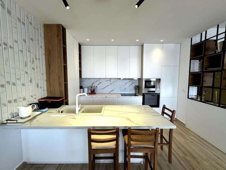 Seafront Oasis Luxury Apartment, With Sae View * Saranda