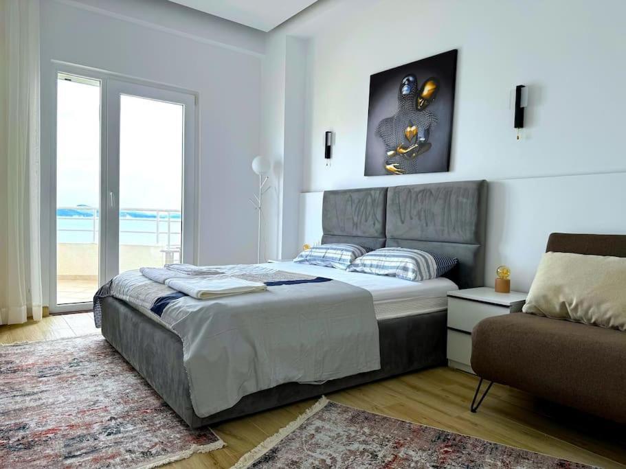 Seafront Oasis Luxury Apartment, With Sae View Appartement