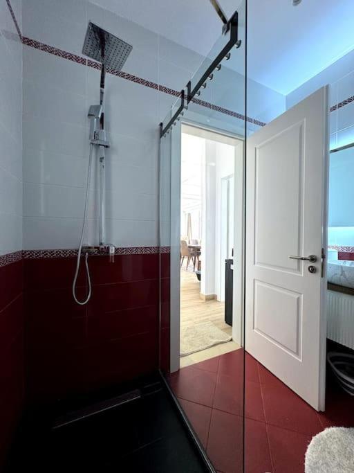 Seafront Oasis Luxury Apartment, With Sae View * Saranda