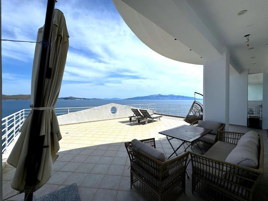 Seafront Oasis Luxury Apartment, With Sae View Appartement Saranda