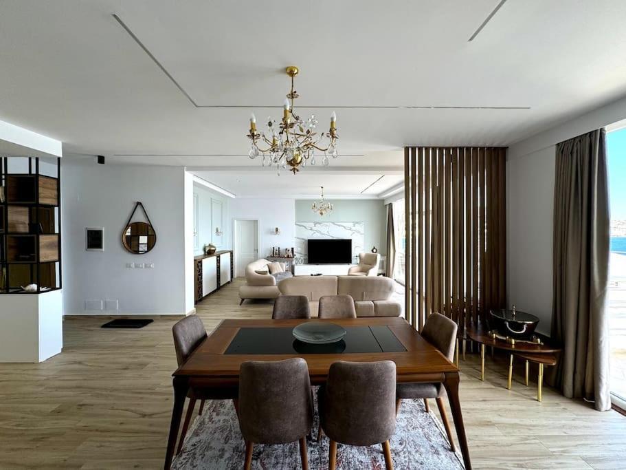 Seafront Oasis Luxury Apartment, With Sae View Saranda