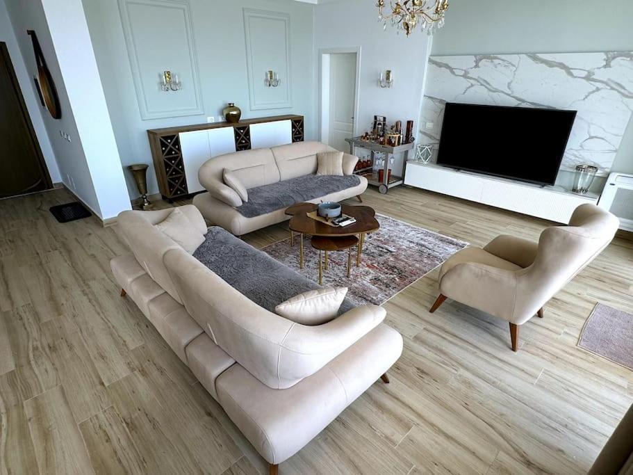 Seafront Oasis Luxury Apartment, With Sae View Appartement