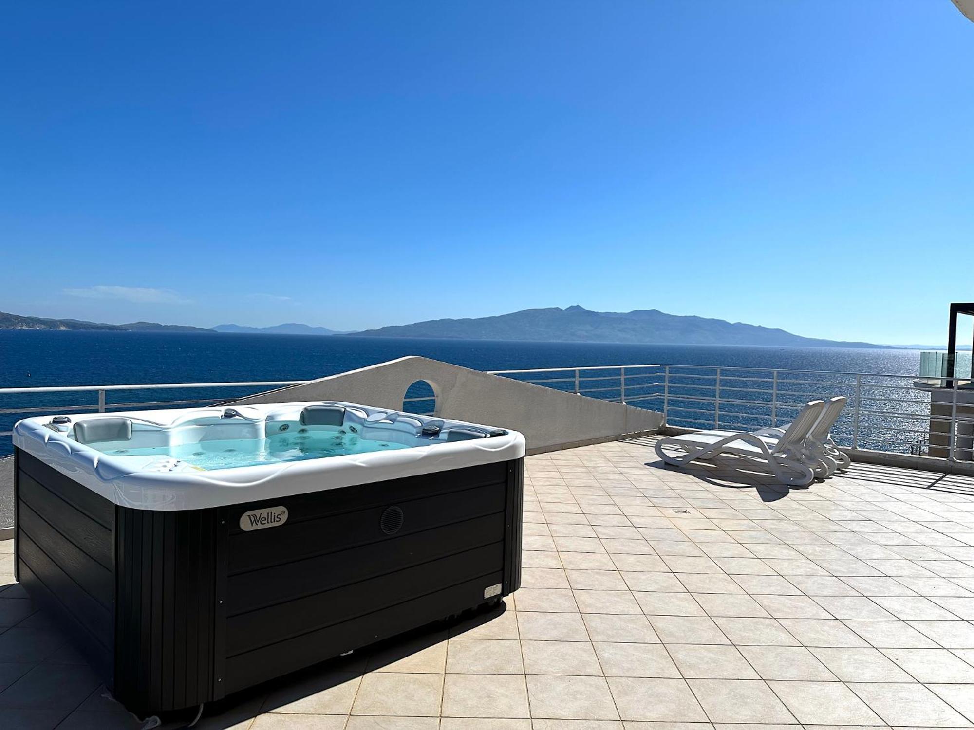 Seafront Oasis Luxury Apartment, With Sae View Appartement
