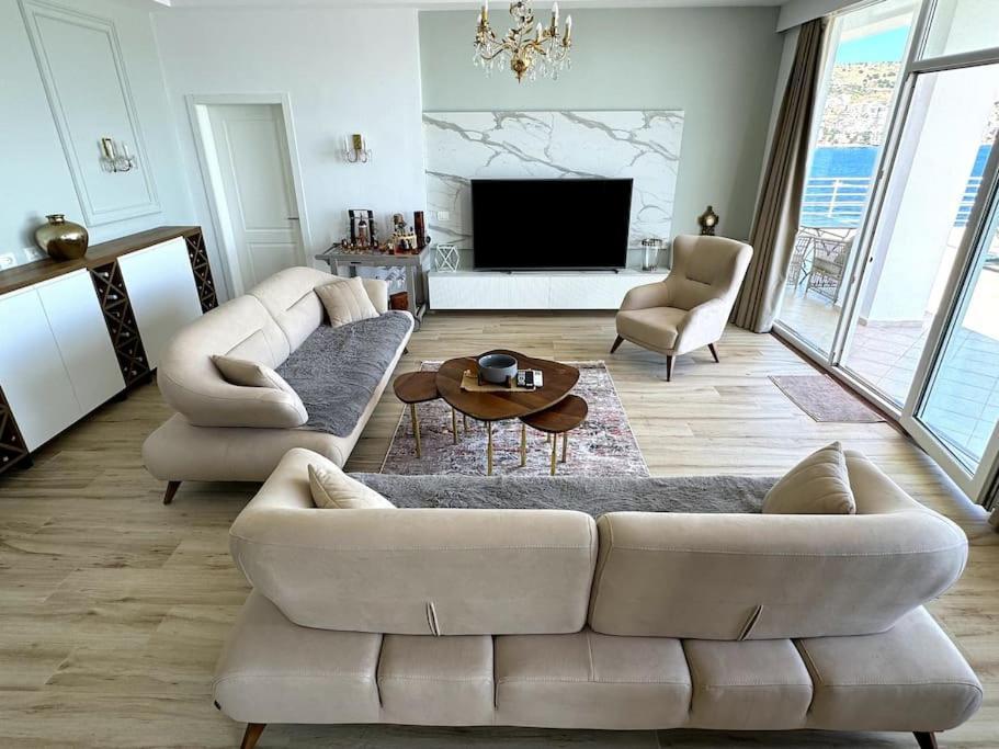 Seafront Oasis Luxury Apartment, With Sae View *