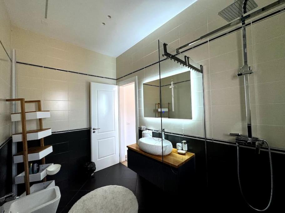 Apartman Seafront Oasis Luxury Apartment, With Sae View